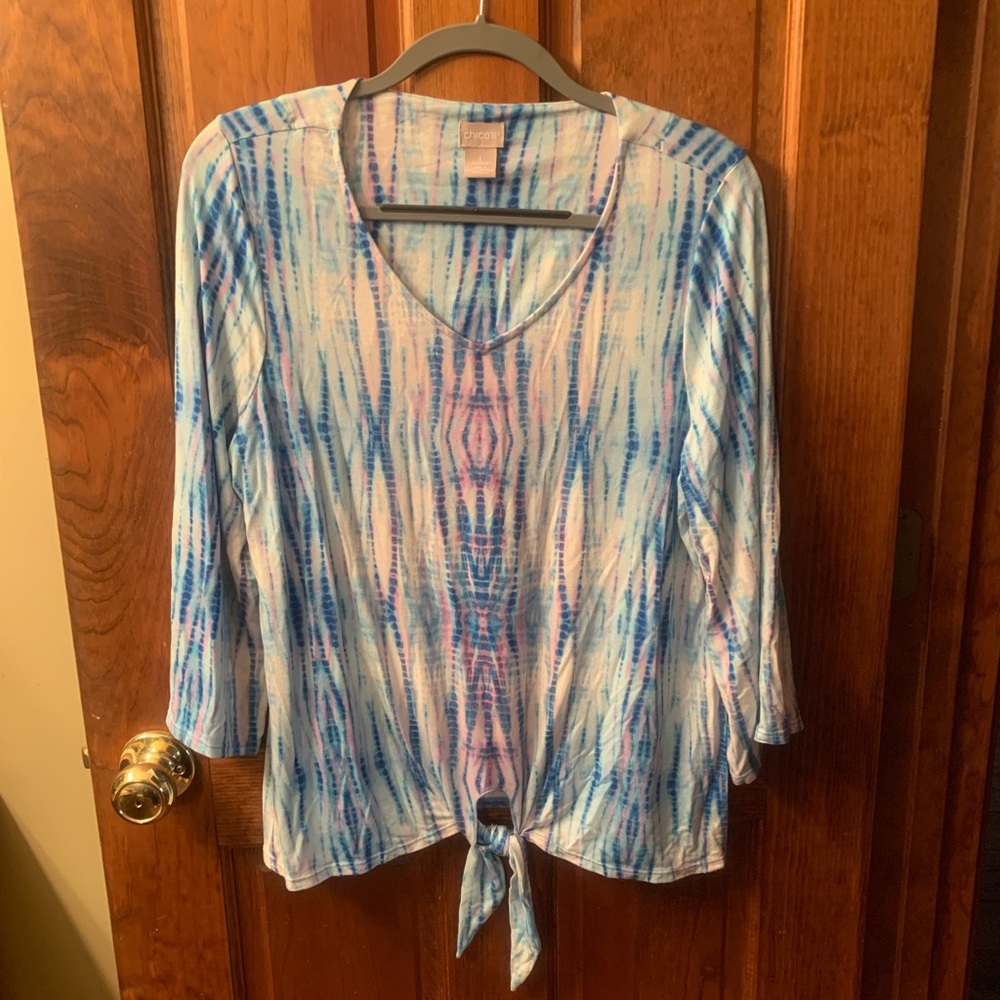CHICO Top V-neck, 3/4 sleeves. Size 1 or 8-10 medium. Blue, Cream and Pink. SOFT